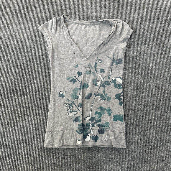 Aeropostale Tops - Aeropostale Womens V Neck Graphic Tee XS Gray Floral Cotton Modal Blend